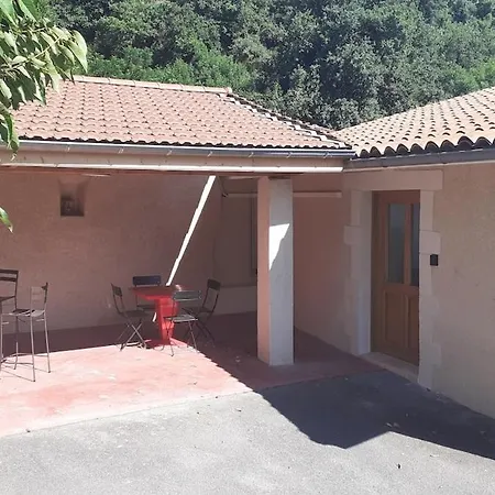 Maison De 80m2 Avec Cour Fermee Et Securisee