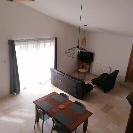 Maison De 80m2 Avec Cour Fermee Et Securisee Semesterbostad
