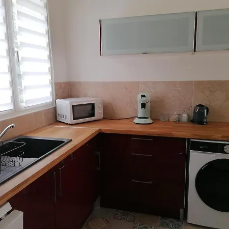 Semesterbostad Maison De 80m2 Avec Cour Fermee Et Securisee