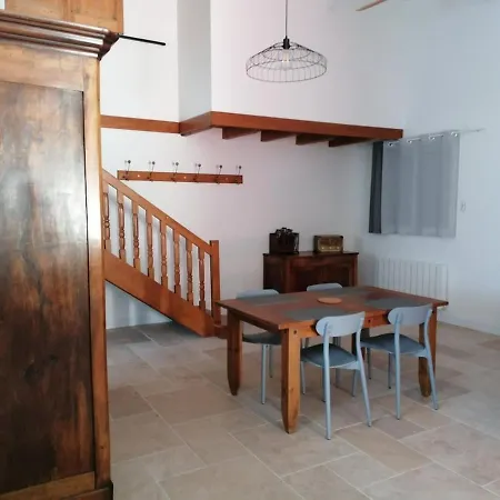 Maison De 80m2 Avec Cour Fermée Et Sécurisée Hébergement de vacances