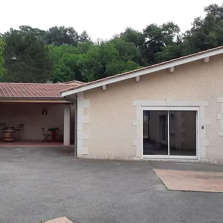 Hébergement de vacances Maison De 80m2 Avec Cour Fermée Et Sécurisée *