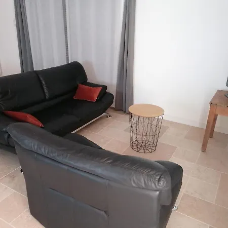 Maison De 80m2 Avec Cour Fermée Et Sécurisée Hébergement de vacances *