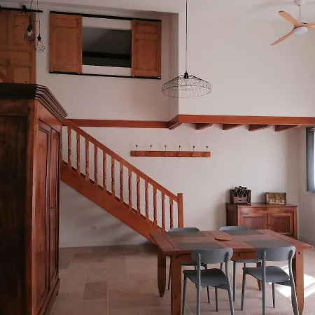 Maison De 80m2 Avec Cour Fermée Et Sécurisée *