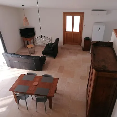 Hébergement de vacances Maison De 80m2 Avec Cour Fermée Et Sécurisée