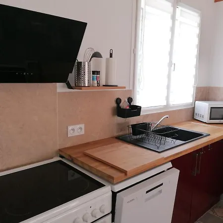 Hébergement de vacances Maison De 80m2 Avec Cour Fermée Et Sécurisée